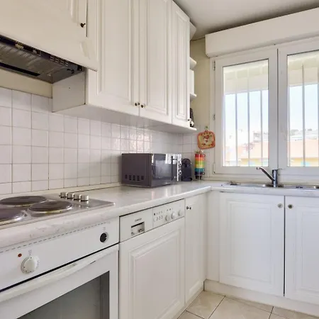 Appartamento T3 Avec Terrasse Vue Sur A 400m De La *
