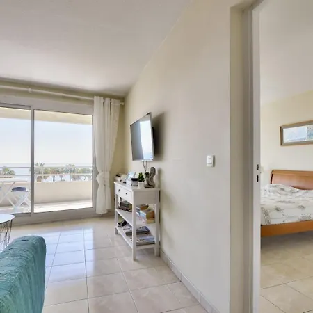 Appartamento T3 Avec Terrasse Vue Sur A 400m De La *