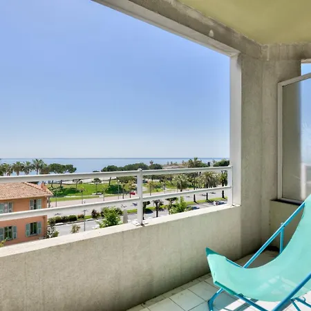 Apartamento T3 Avec Terrasse Vue Sur A 400m De La